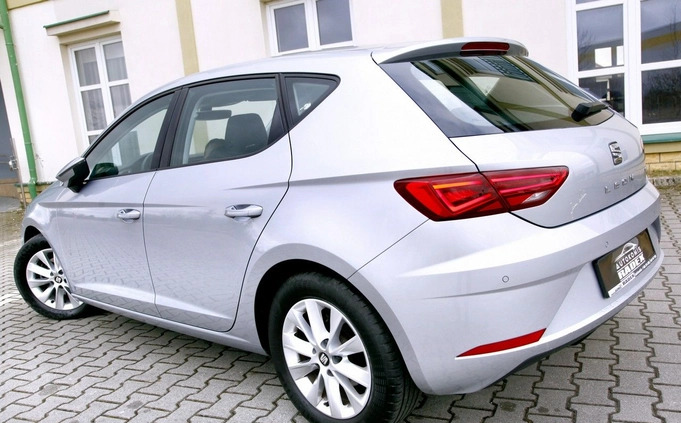 Seat Leon cena 74999 przebieg: 16000, rok produkcji 2019 z Przedecz małe 596